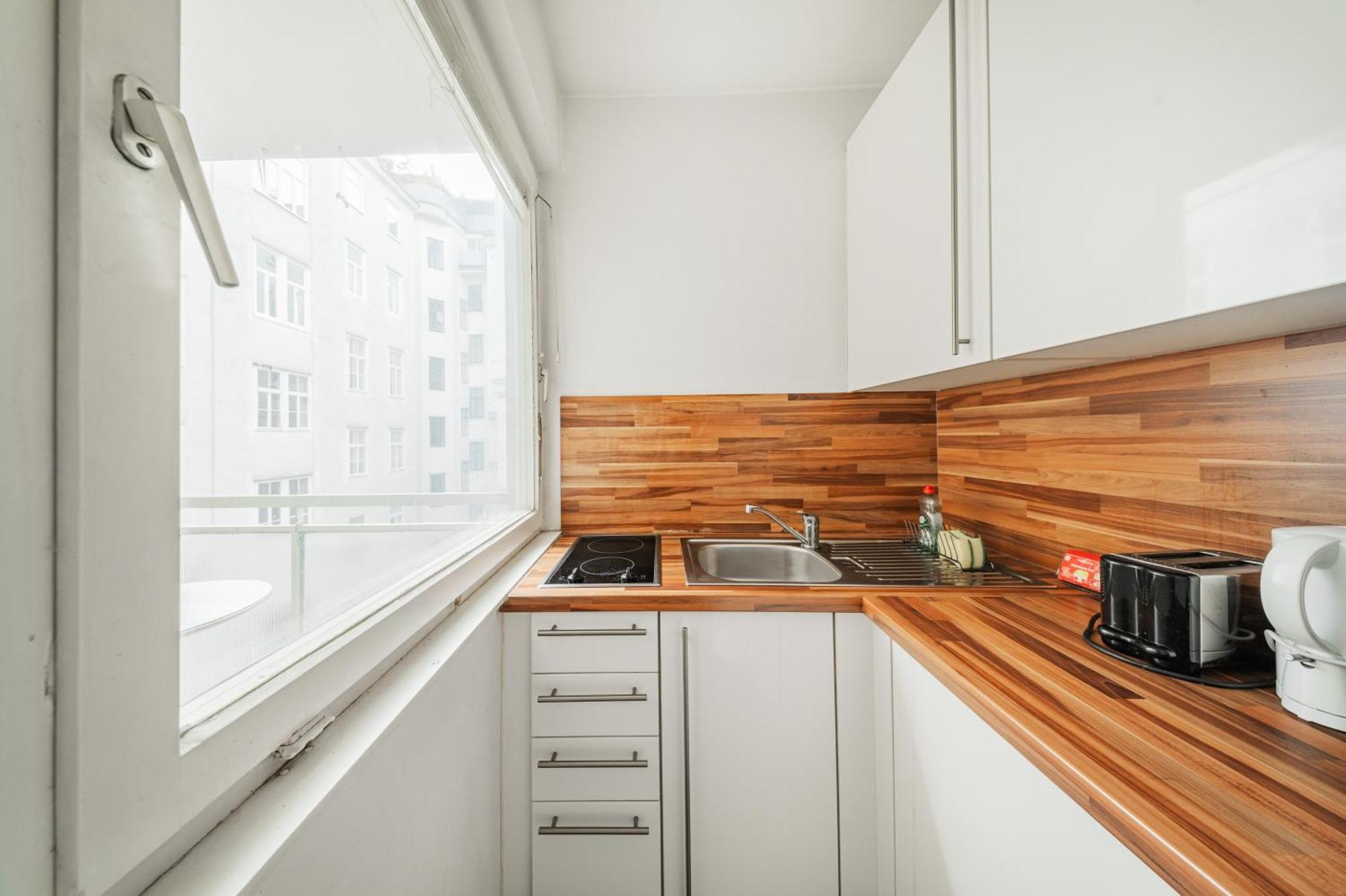 Studio Next To Karlskirche Vienna Bilik gambar