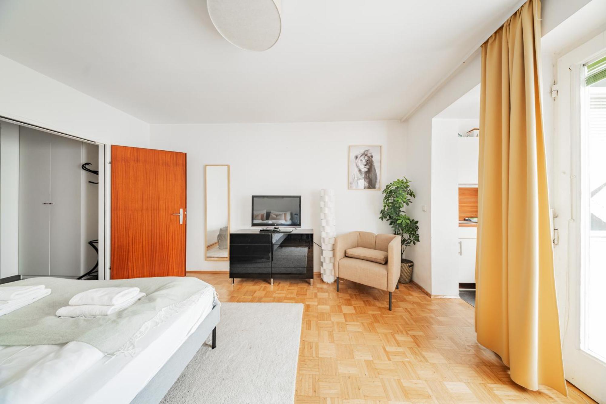 Studio Next To Karlskirche Vienna Bilik gambar